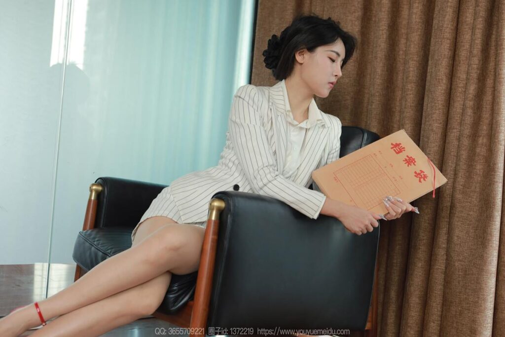 [IESS異思趣向] 2025.02.20 絲享家 1982 小寶《職場(chǎng)小白（上）》[90P/74MB]插圖3