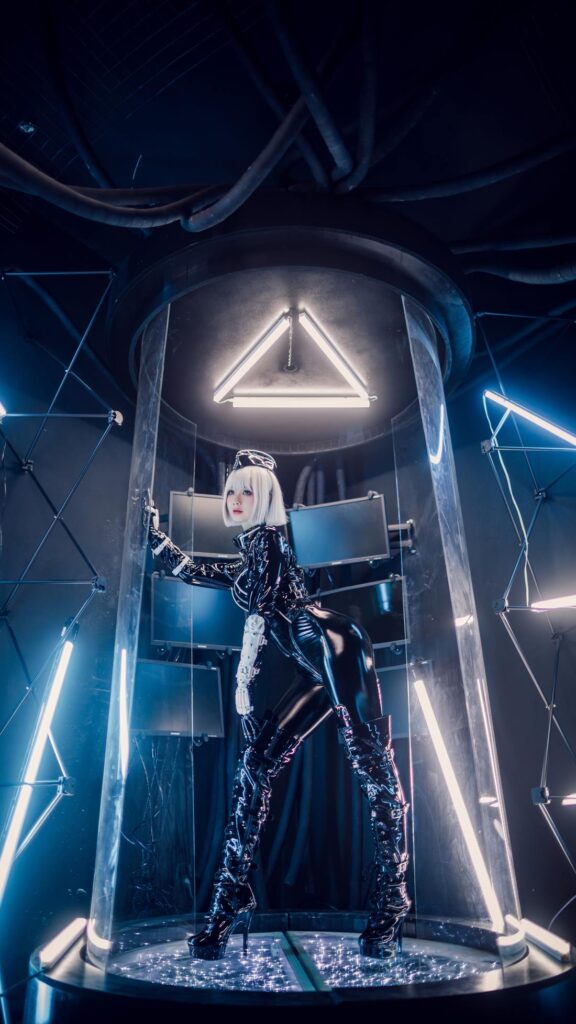 izumi泉桃子福利 – 帝國(guó)通訊官 [30P/232MB]插圖2