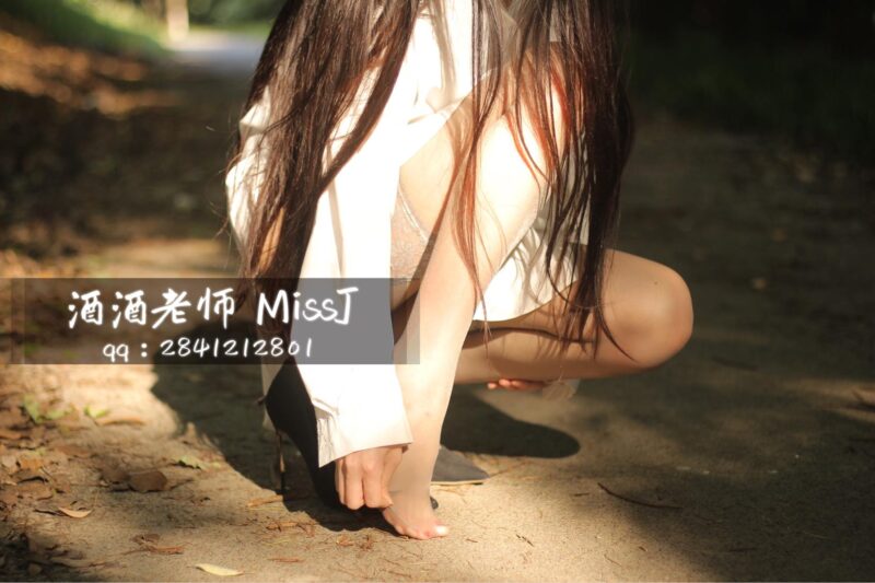 酒酒老師 NO.032 – 白襯衫與致命蕾絲[36P/87.7MB]-無料攝影圈