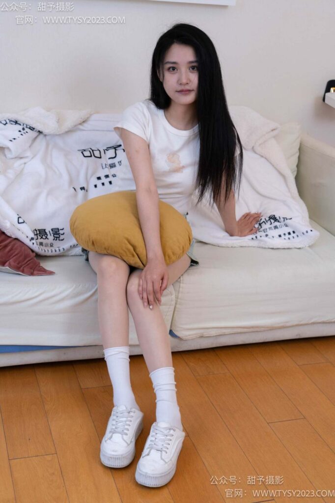 甜予攝影 NO.095期：璇璇-旗袍、皮鞋、米白色棉襪、肉絲（腳尖加固款）（完整版）[132P/2V/10.29GB]插圖2