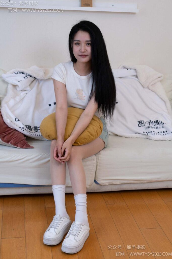 甜予攝影 NO.095期：璇璇-旗袍、皮鞋、米白色棉襪、肉絲（腳尖加固款）（完整版）[132P/2V/10.29GB]插圖1