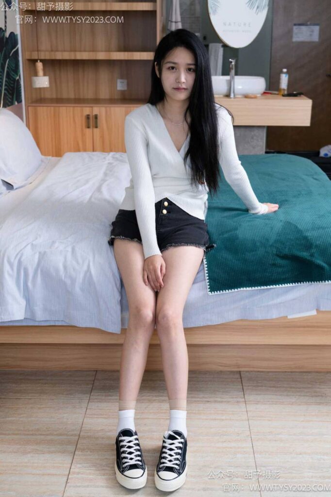 甜予攝影 NO.099期：瀾瀾-帆布鞋、皮鞋、短肉絲、白棉襪、裸足（完整版）[140P/2V/10.79GB]插圖1