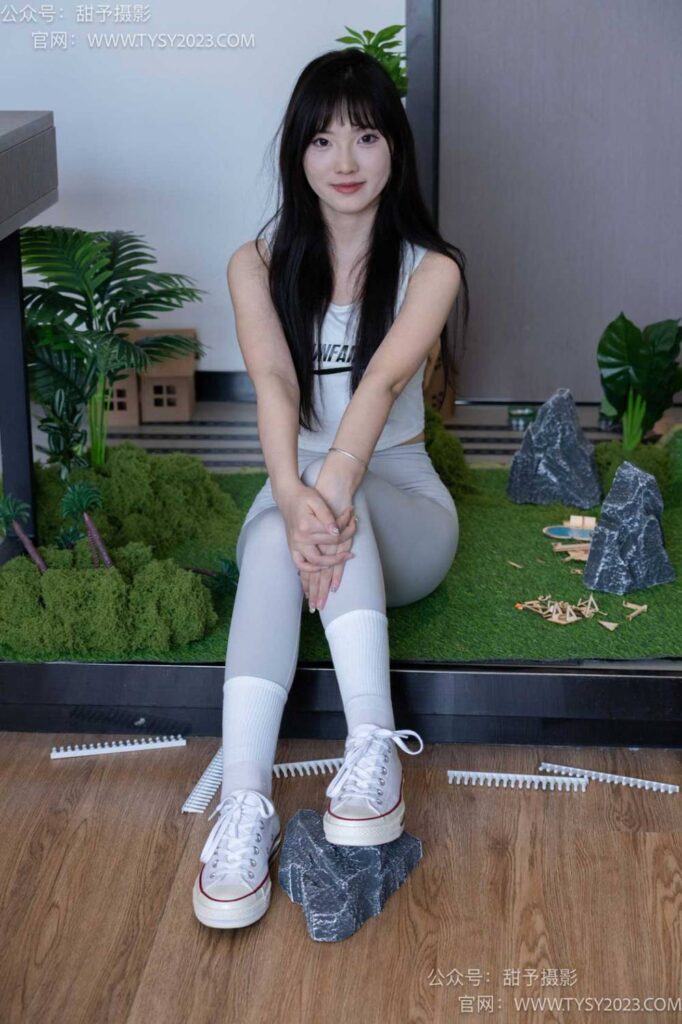 甜予攝影 NO.104期：璇璇-帆布鞋、白棉襪、裸足、小人國劇情（完整版）[134P/2V/10.37GB]插圖