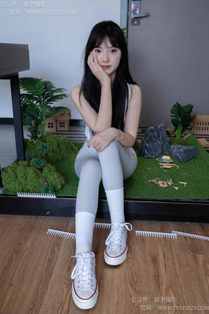 甜予攝影 NO.104期：璇璇-帆布鞋、白棉襪、裸足、小人國劇情（完整版）[134P/2V/10.37GB]插圖3