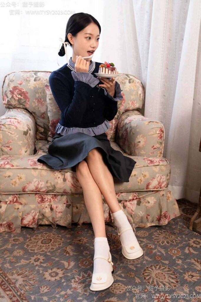 甜予攝影 NO.105期：齊齊-高跟鞋、白棉襪、裸足（完整版）[128P/2V/10.37GB]插圖4