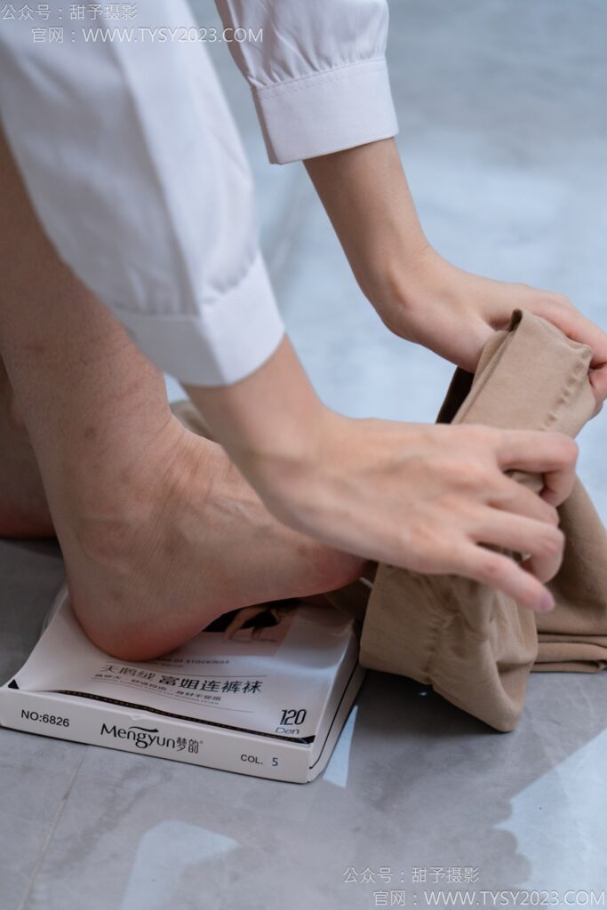 甜予攝影完整版-120期：思思-板鞋、高跟鞋，厚肉絲 [160P/2V/11.7G]插圖1