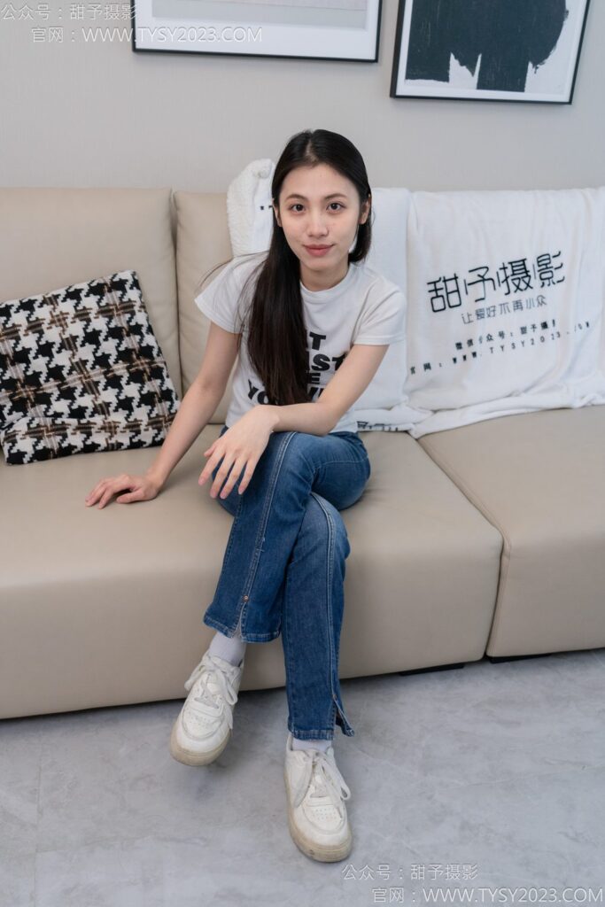 甜予攝影 NO.132 諾諾-板鞋、白棉襪、裸足[129P/2V/9.98GB]插圖1