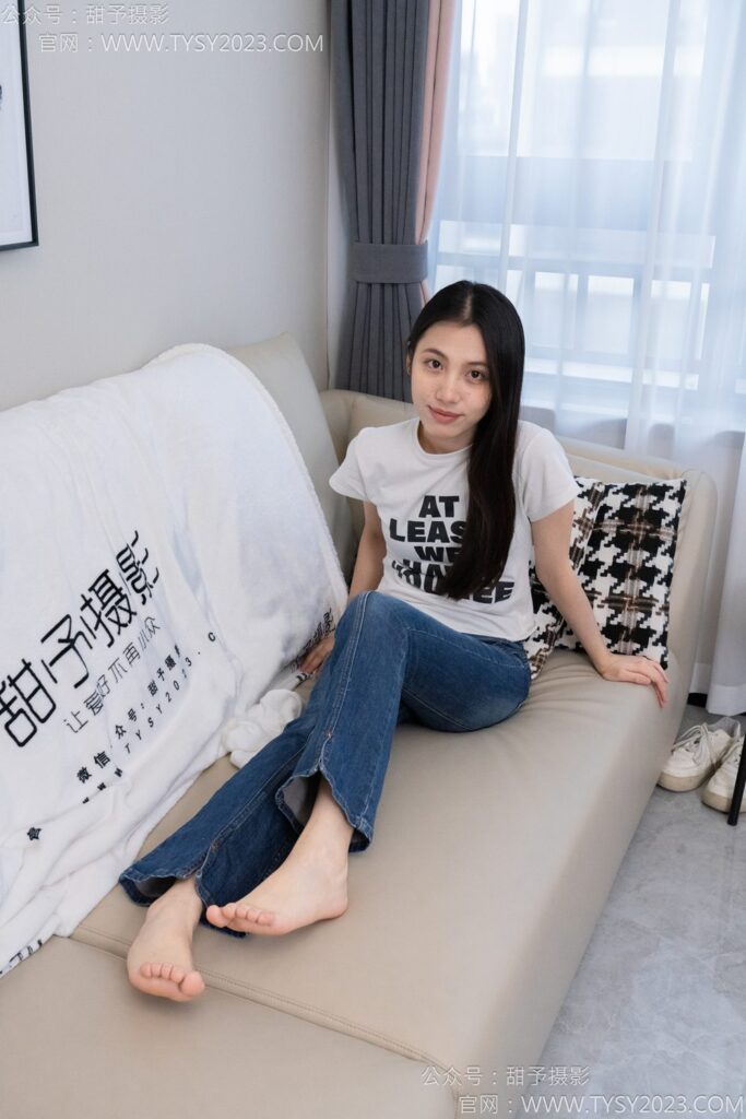 甜予攝影 NO.132 諾諾-板鞋、白棉襪、裸足[129P/2V/9.98GB]插圖