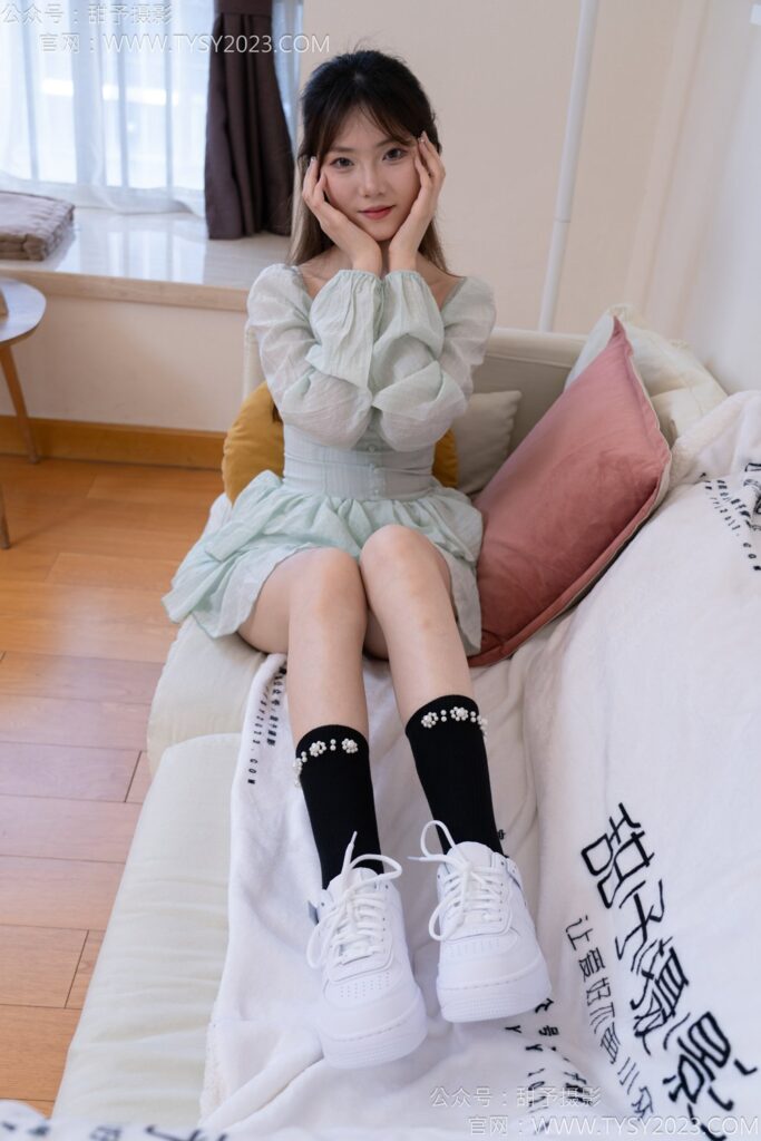 甜予攝影 NO.136 璇璇-板鞋、黑棉襪[203P/1V/12.6GB]插圖2