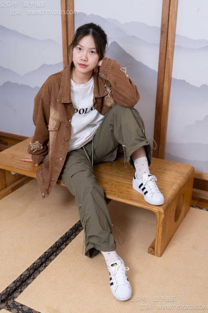 甜予攝影 積分002期 雙雙-板鞋、白棉襪、裸足[130P/2V/10.04GB]插圖4