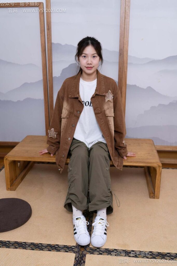 甜予攝影 積分002期 雙雙-板鞋、白棉襪、裸足[130P/2V/10.04GB]插圖1