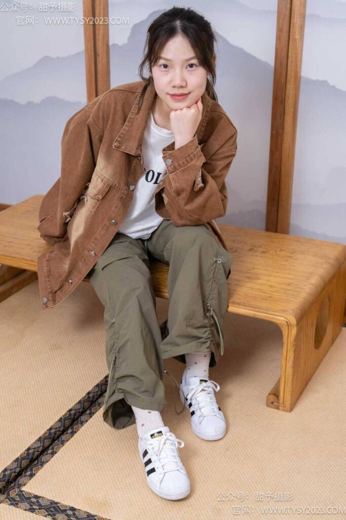 甜予攝影 積分002期 雙雙-板鞋、白棉襪、裸足[130P/2V/10.04GB]插圖3