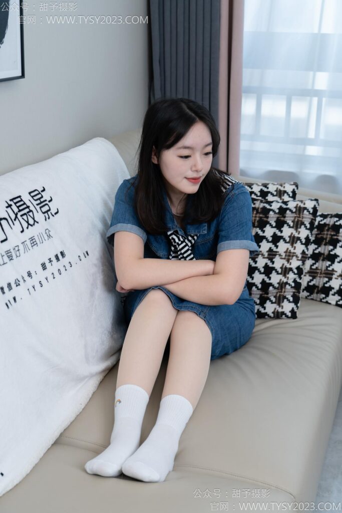 甜予攝影 NO.151 小葵-板鞋、白棉襪、薄肉絲[130P/2V/9.77GB]插圖3