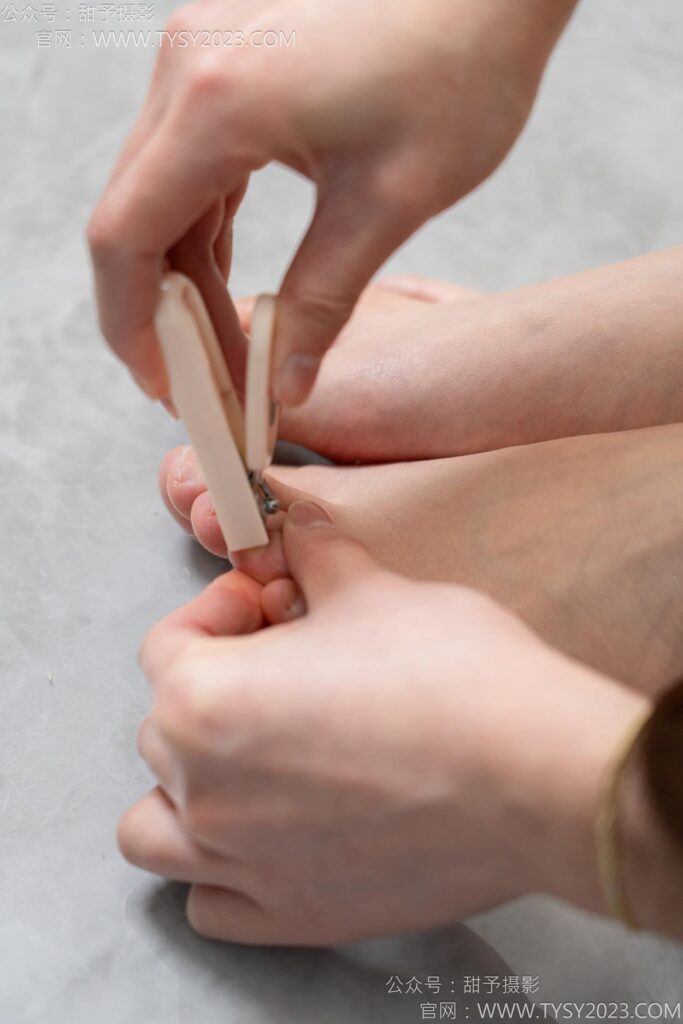 甜予攝影 NO.153 諾諾-涼鞋、棉襪、裸足、泡腳剪指甲劇情[134P/2V/10.4GB]插圖2