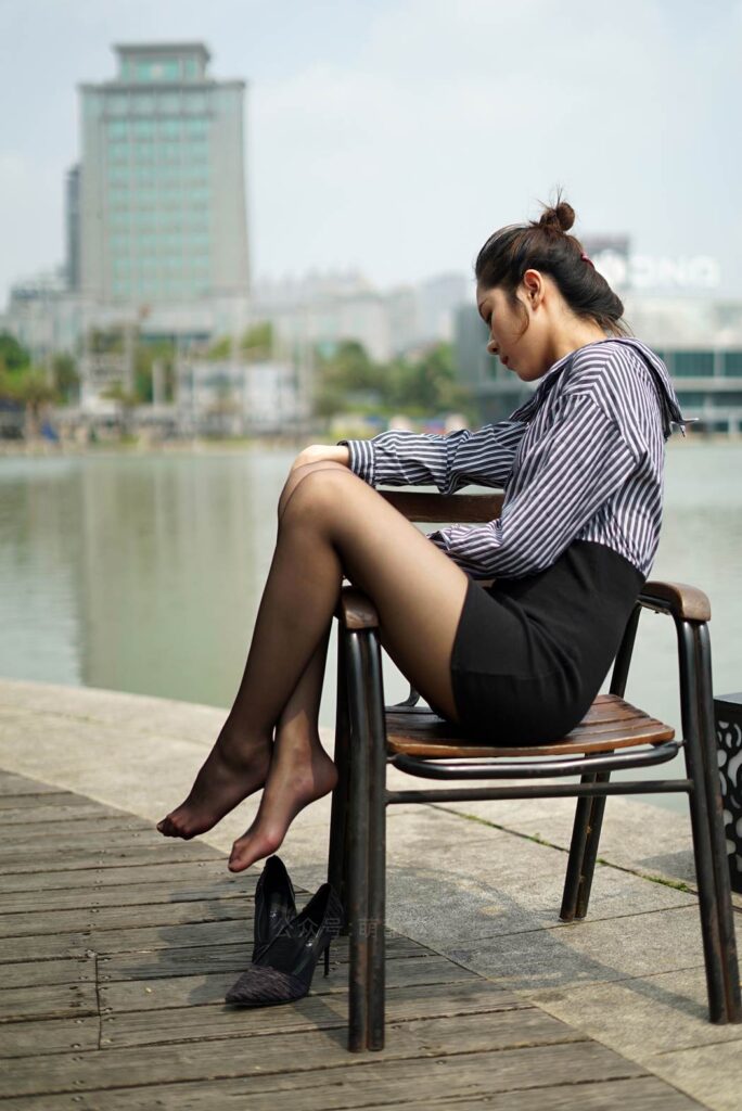 萌甜物語 XM147 紫婷《很職業(yè)的感覺》[99P/1V/946MB]插圖1