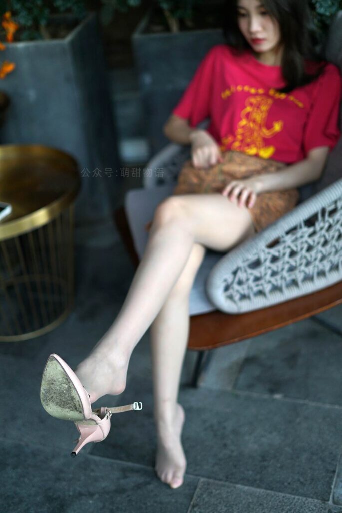 萌甜物語(yǔ) XM179 腿腿《腿界天花板》[89P/1V/229MB]插圖3