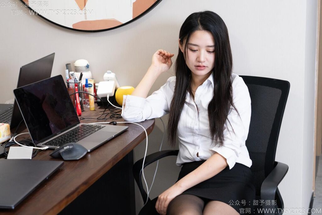 甜予攝影 NO.175 瀾瀾-高跟鞋、薄灰絲、薄黑絲、踩小人劇情[124P/2V/10.5GB]插圖2