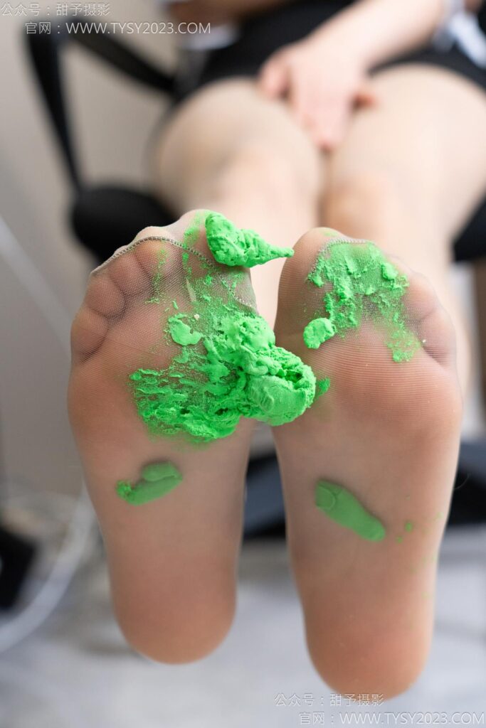 甜予攝影 NO.175 瀾瀾-高跟鞋、薄灰絲、薄黑絲、踩小人劇情[124P/2V/10.5GB]插圖1