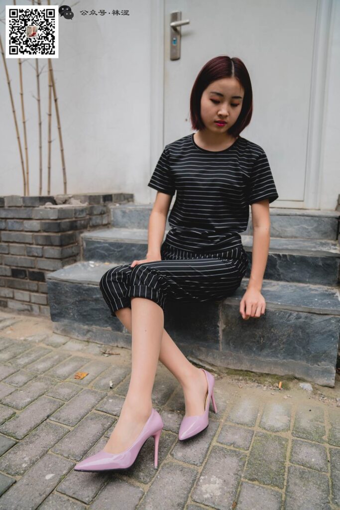 襪澀寫(xiě)真 VOL.009 褲內(nèi)有絲襪，縱享新絲滑 [59P/256MB]插圖3