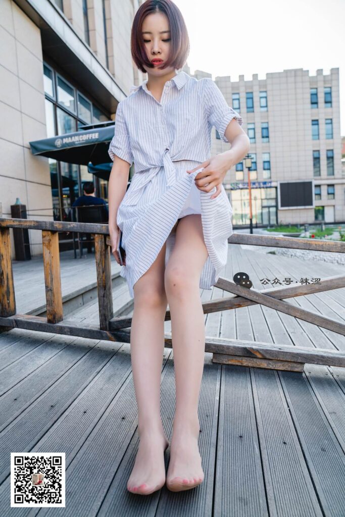 襪澀寫真 VOL.011 肉色絲襪白色連衣裙 [34P/636MB]插圖3