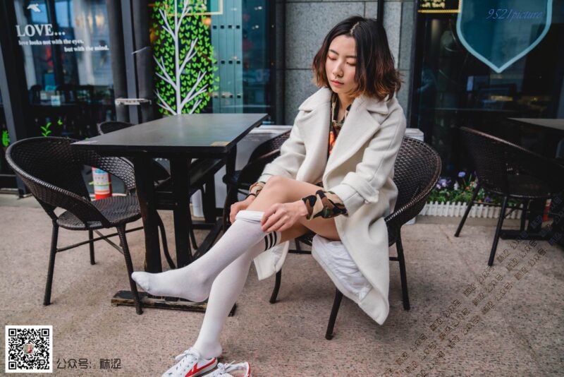 襪澀寫真 VOL.022 雪梨肉絲搭白色過期襪 [48P/1V/1.48G]-無料攝影圈