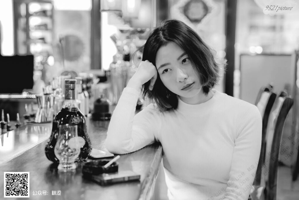 襪澀寫(xiě)真 VOL.024 雪梨復(fù)古套裝天鵝絨絲襪 [54P/1.38G]插圖1