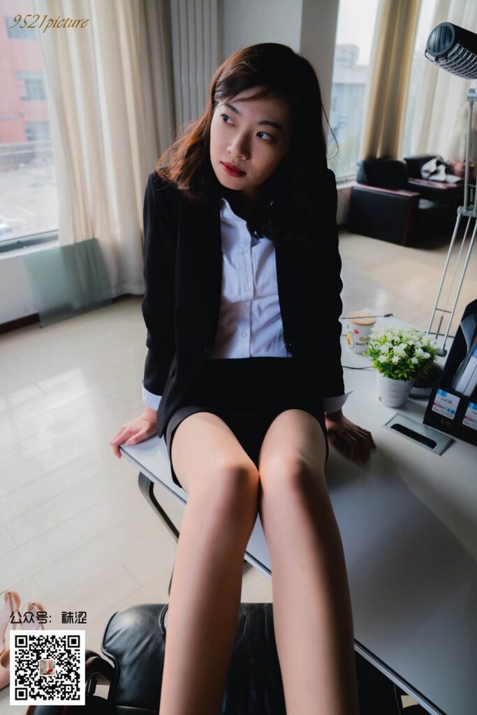 襪澀寫真 VOL.025 莎莎灰絲出鏡 [62P/1V/1.55G]插圖3