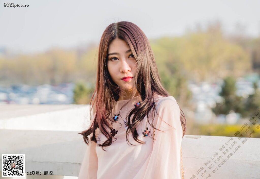 襪澀寫真 VOL.031-偉偉的黑色小短裙 [30P/615MB]插圖1