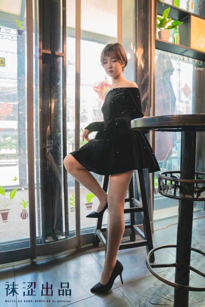 襪澀寫真 VOL.034 樂樂灰絲互動圖集 [80P/1.51G]插圖2