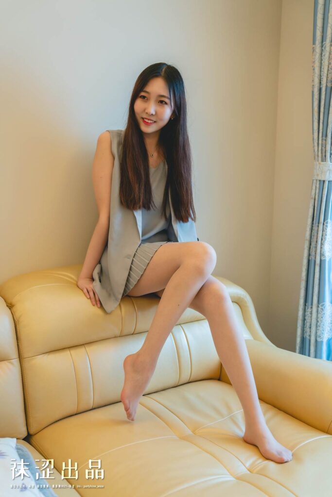 襪澀寫(xiě)真 VOL.043 暖暖與Matilda國(guó)慶雙絲大秀 [51P/902MB]插圖3