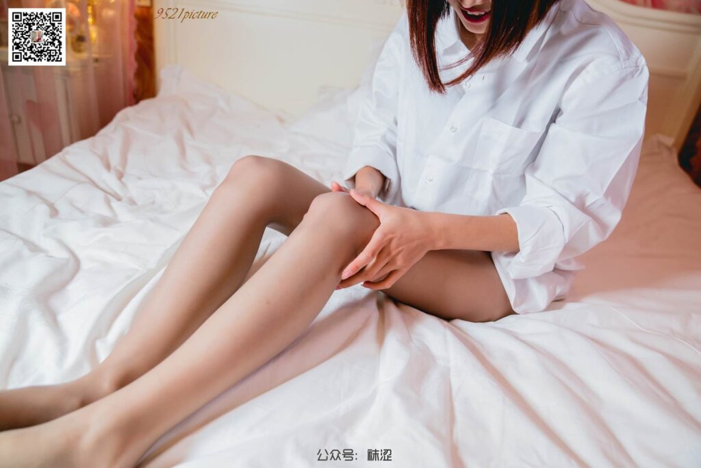 襪澀寫真 VOL.048 暖暖的大毛衣 [43P/709MB]插圖1