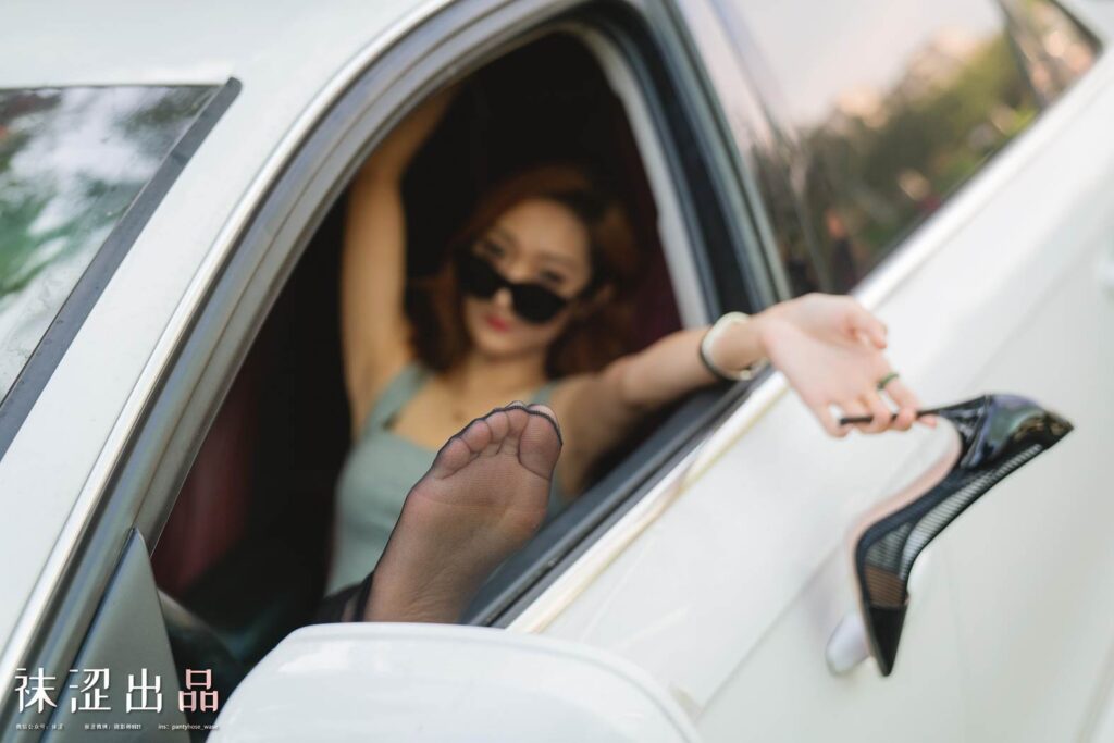 襪澀寫真 VOL.071 某車之家-劉哈哈 [59P/191MB]插圖2