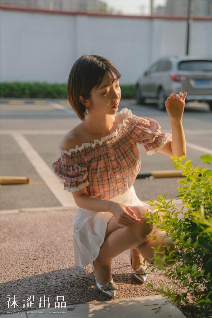 襪澀寫真 VOL.073 暖暖~ 田園風(fēng)百褶裙 [50P/239MB]插圖2