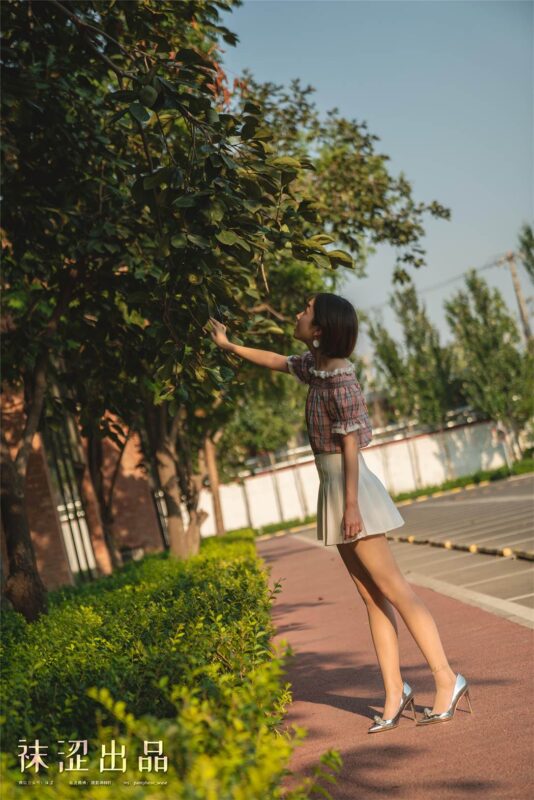 襪澀寫真 VOL.073 暖暖~ 田園風百褶裙 [50P/239MB]-無料攝影圈