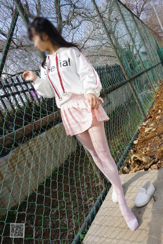 妖精視覺@NO.053 妮妮 白絲裙底“小褲褲” [33P/34MB]-無料攝影圈