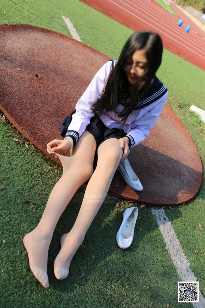 妖精視覺@NO.076 甜甜 體育場足尖加固肉絲襪 [55P/57MB]插圖