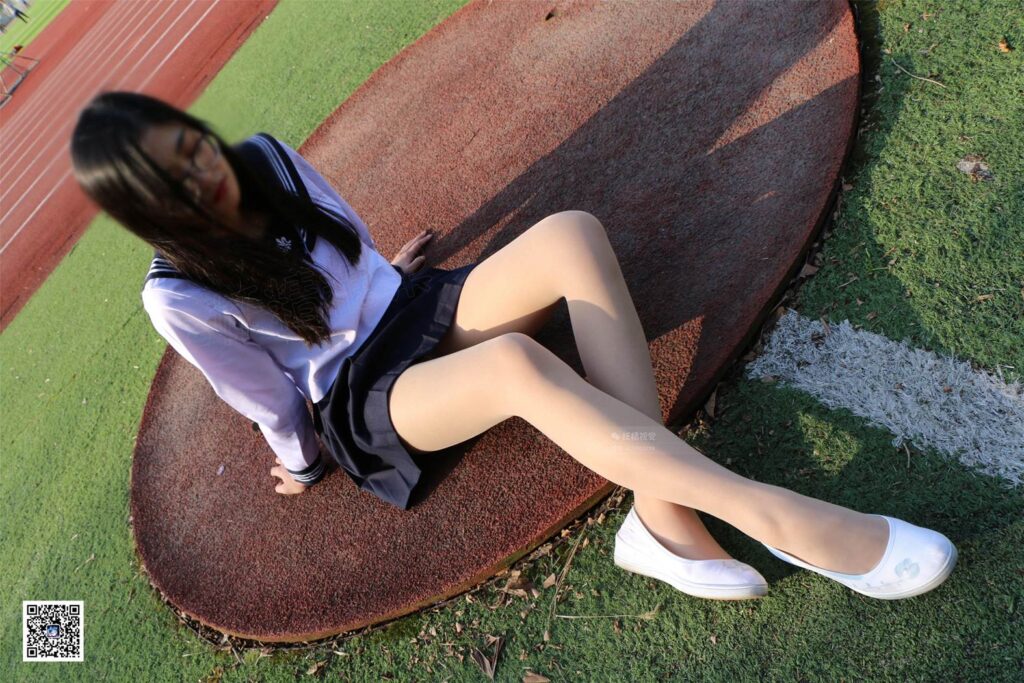 妖精視覺@NO.076 甜甜 體育場足尖加固肉絲襪 [55P/57MB]插圖3