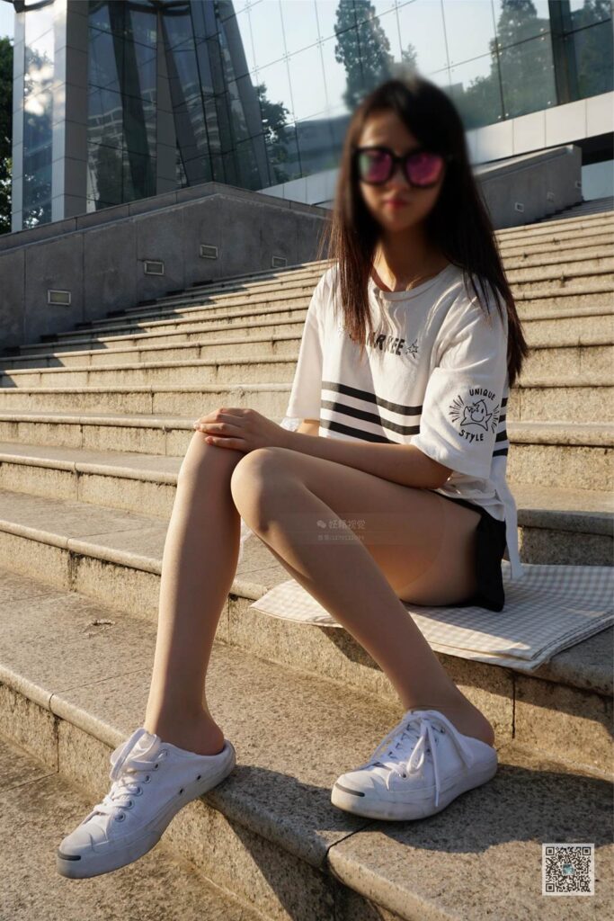 妖精視覺@NO.084 蕓蕓 臺階上的肉絲 [64P/48.6MB]插圖2