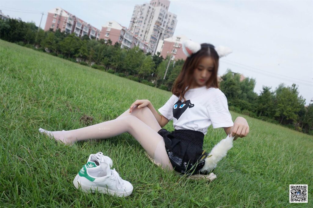 妖精視覺 NO.098 粥粥 狐貍師妹的獸耳白絲 [73P/69.6MB]插圖2