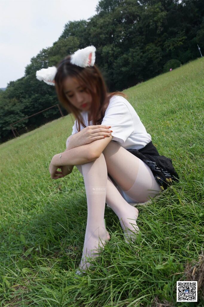 妖精視覺 NO.098 粥粥 狐貍師妹的獸耳白絲 [73P/69.6MB]插圖3