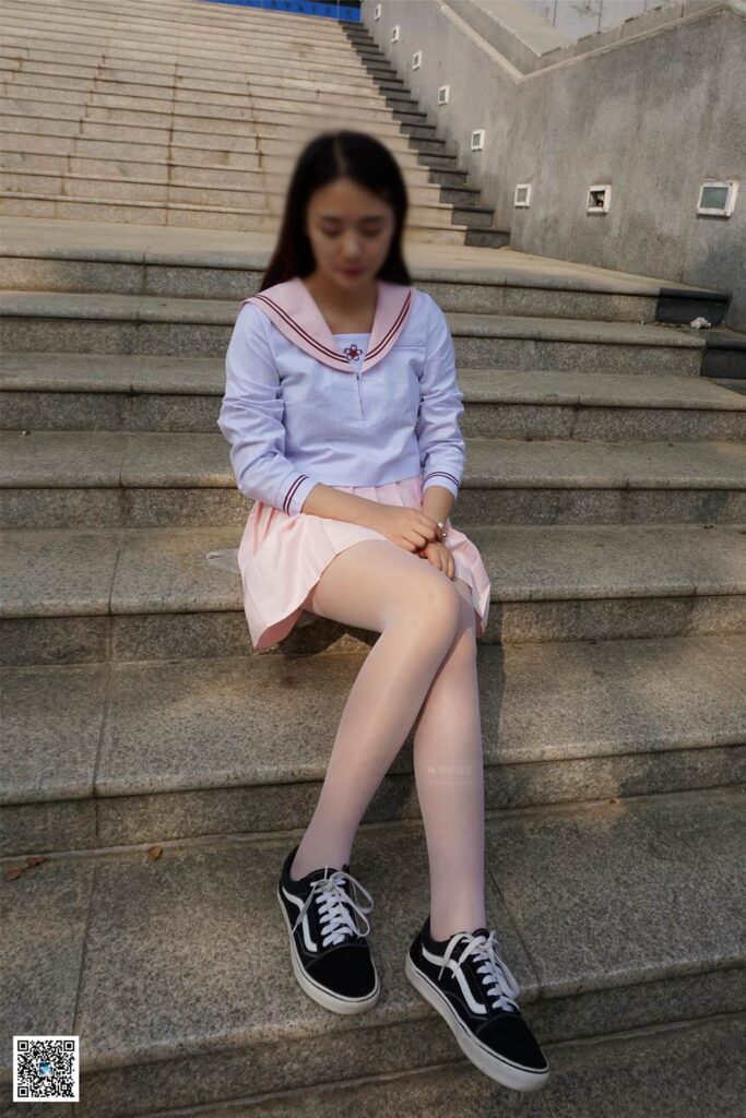 妖精視覺 NO.106 蘇蘇 初冬的學院白絲襪 [65P/61.9MB]插圖2