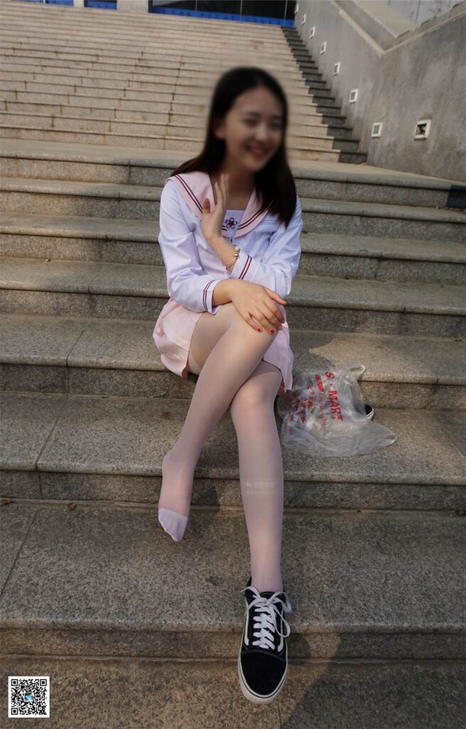 妖精視覺 NO.106 蘇蘇 初冬的學院白絲襪 [65P/61.9MB]插圖3