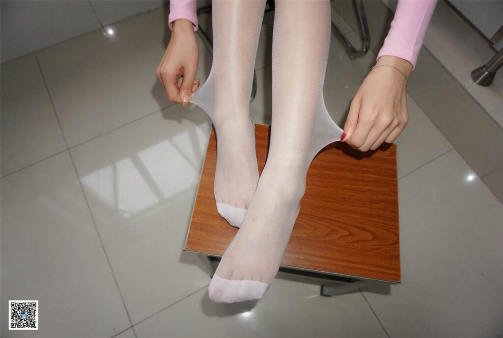 妖精視覺(jué) NO.112 粥粥 少女心制服絲 [71P/45.4MB]插圖3