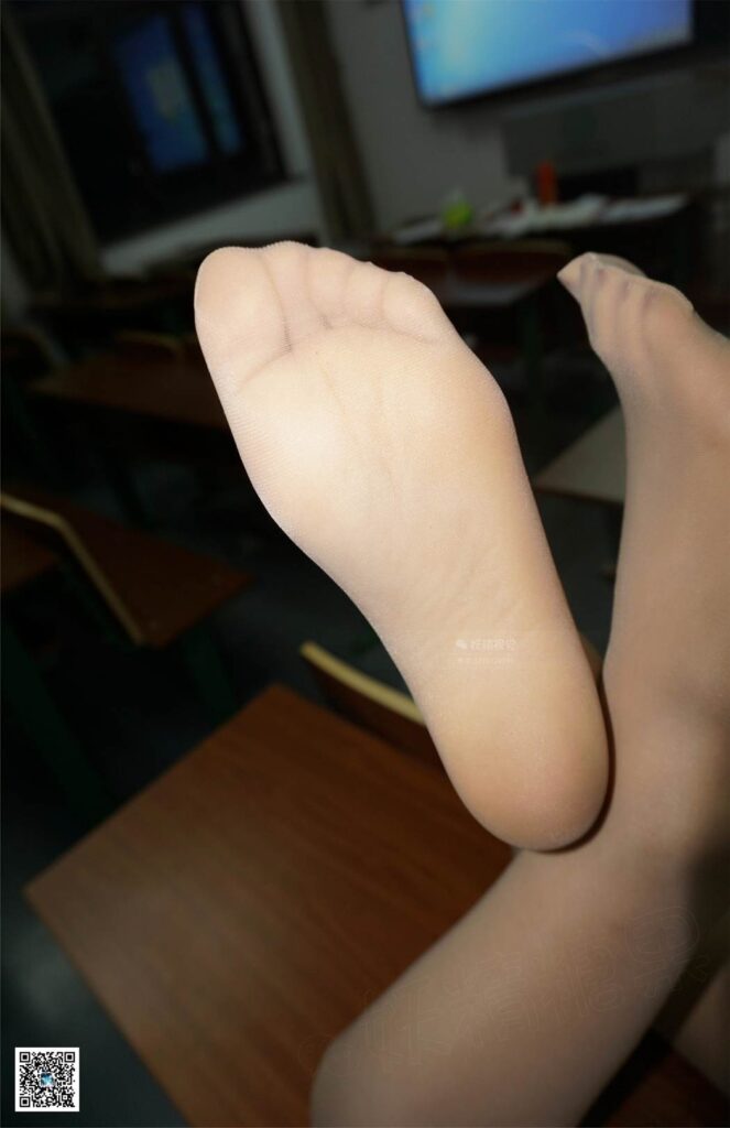 妖精視覺(jué) NO.118 粥粥 蕾絲少女“肉絲襪” [68P/36.7MB]插圖1