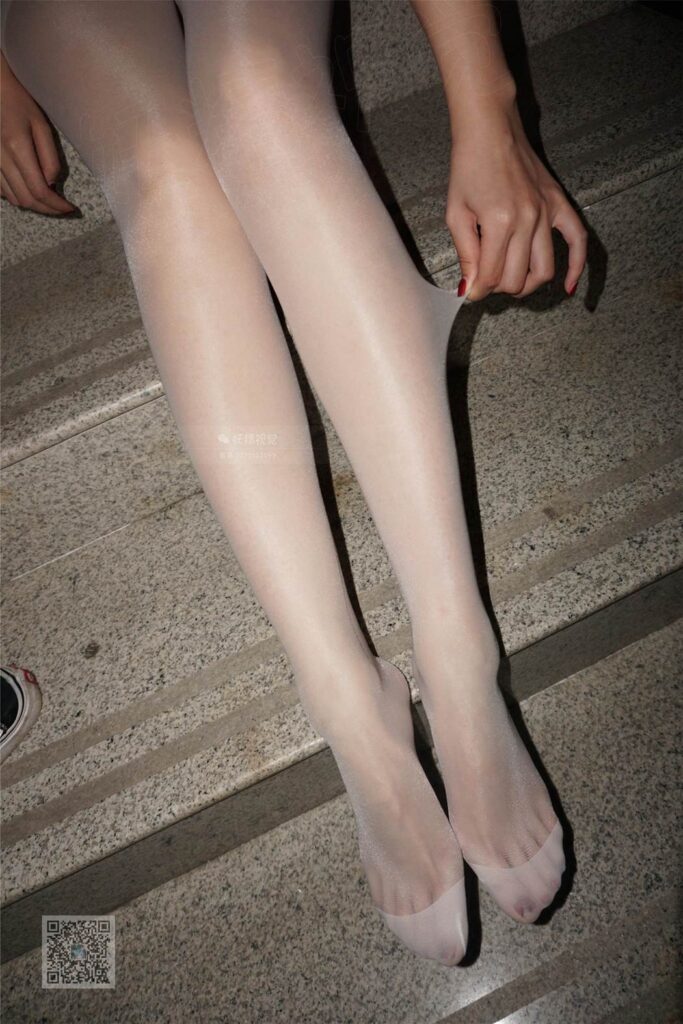 妖精視覺 NO.120 妖妖 穿拖鞋的絲襪仙女 [39P/20.5MB]插圖2