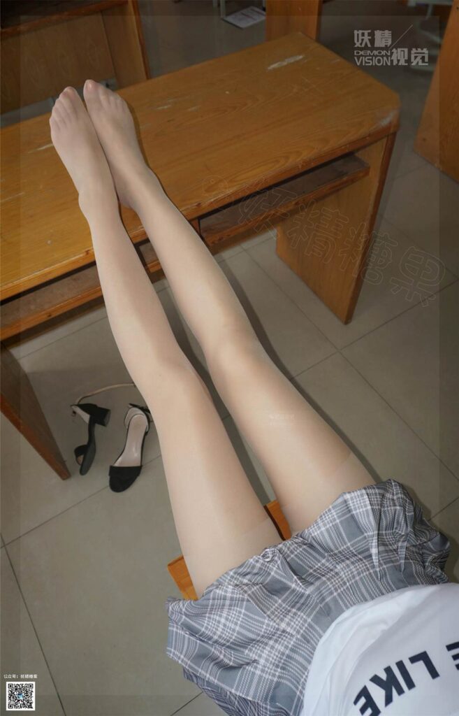 妖精視覺 NO.164 冬冬（新師妹）穿的薄絲襪 [69P/44.5MB]插圖