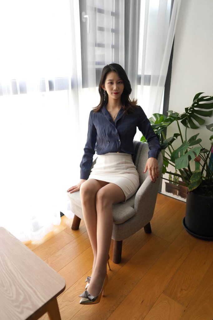 [壹吻映畫]2021.01.08 YW002 《雅妍-清爽職業(yè)裝》[95P/1V/412MB]插圖1