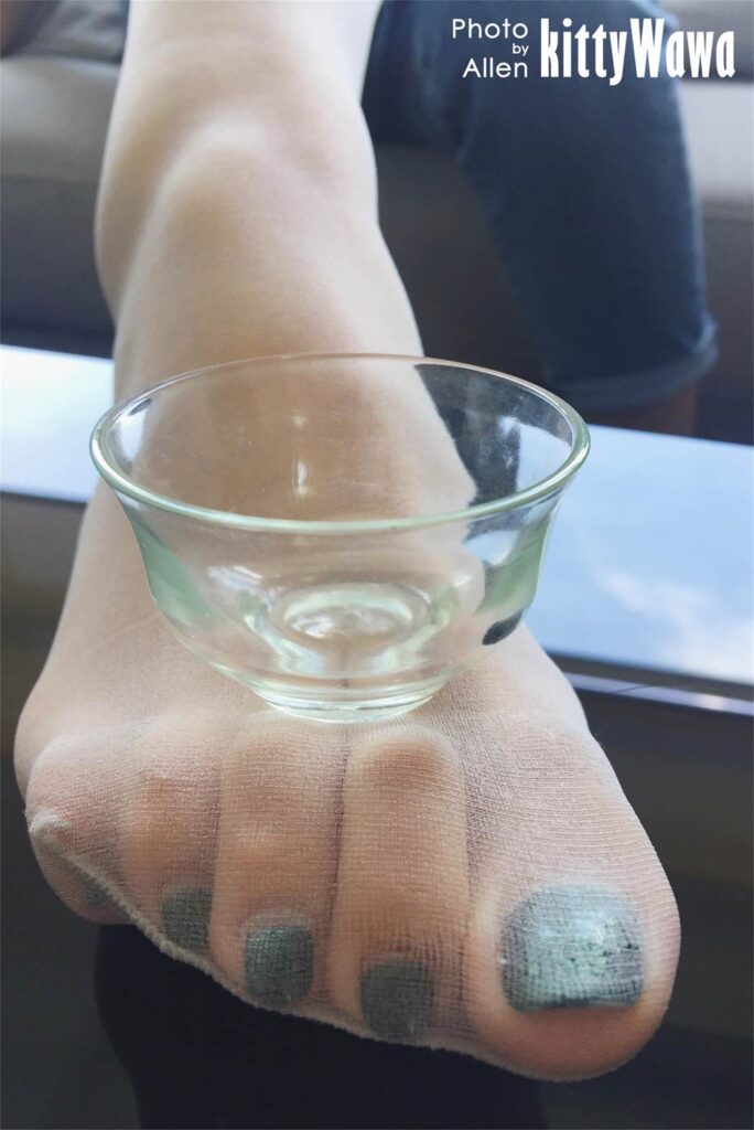 [kittyWawa襪小喵] KT001《玩物：茶杯》[57P/53MB]插圖1