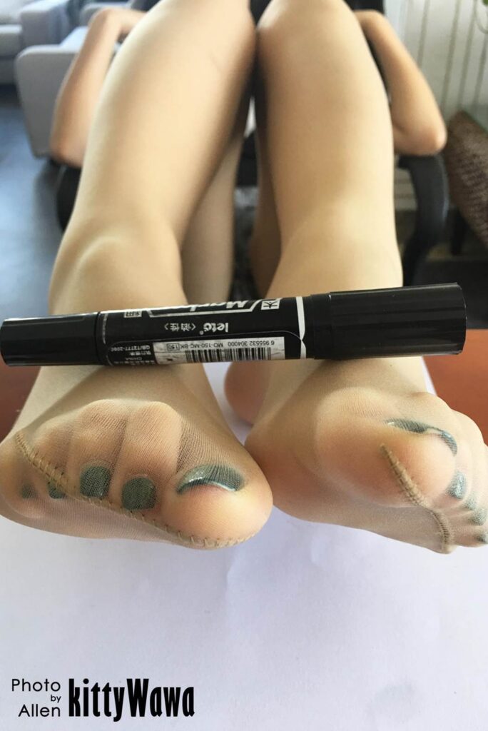 [kittyWawa襪小喵] KT002《玩物：黑色馬克筆》[99P/18MB]插圖2