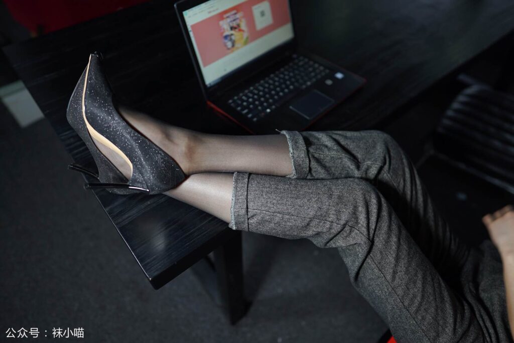 [kittyWawa襪小喵] KT121《霸氣職場(chǎng)范》[58P/52MB]插圖1